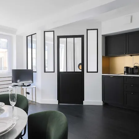Modern And 2p - Madeleine Apartmán *