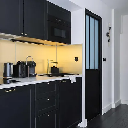 Modern And 2p - Madeleine Apartmán